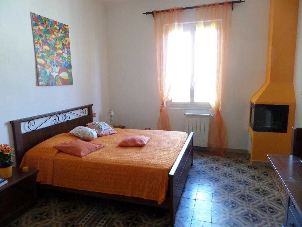 Bed and Breakfast I Colori Di Mag à La Spezia Chambre photo